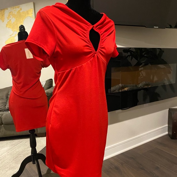 MISSGUIDED Keyhole Mini Dress NWT - Picture 1 of 8